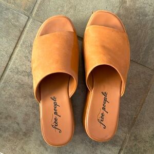 Free People Harbor Flatform Sandals, tan, size 38 (8M) excellent used condition
